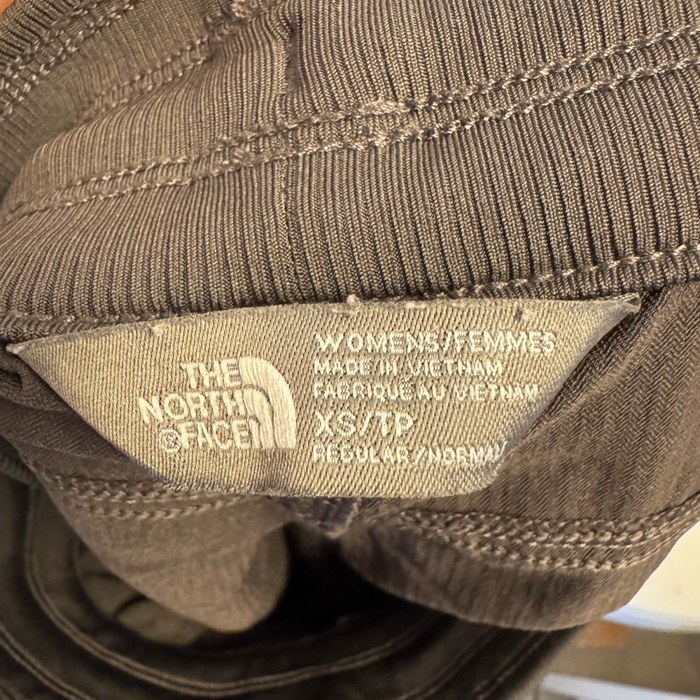 The North Face Women's Aphrodite 2.0 Shorts - Picture 6 of 6